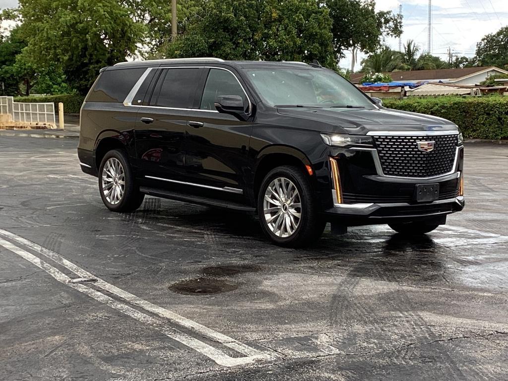used 2022 Cadillac Escalade ESV car, priced at $43,999