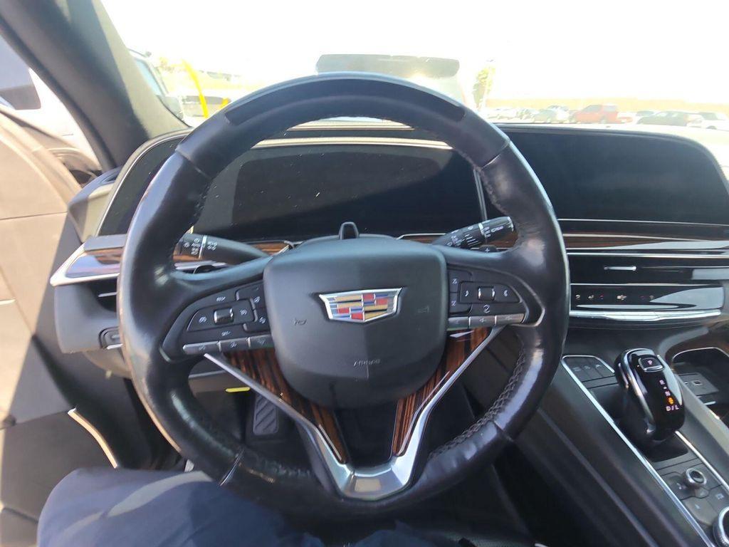 used 2022 Cadillac Escalade ESV car, priced at $43,999
