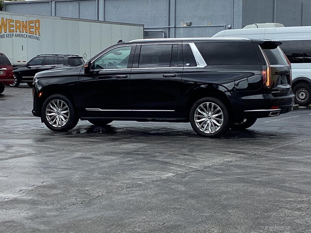 used 2022 Cadillac Escalade ESV car, priced at $43,999