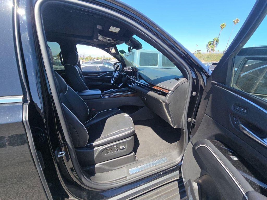 used 2022 Cadillac Escalade ESV car, priced at $43,999