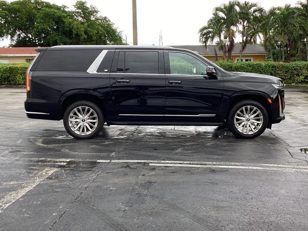 used 2022 Cadillac Escalade ESV car, priced at $43,999