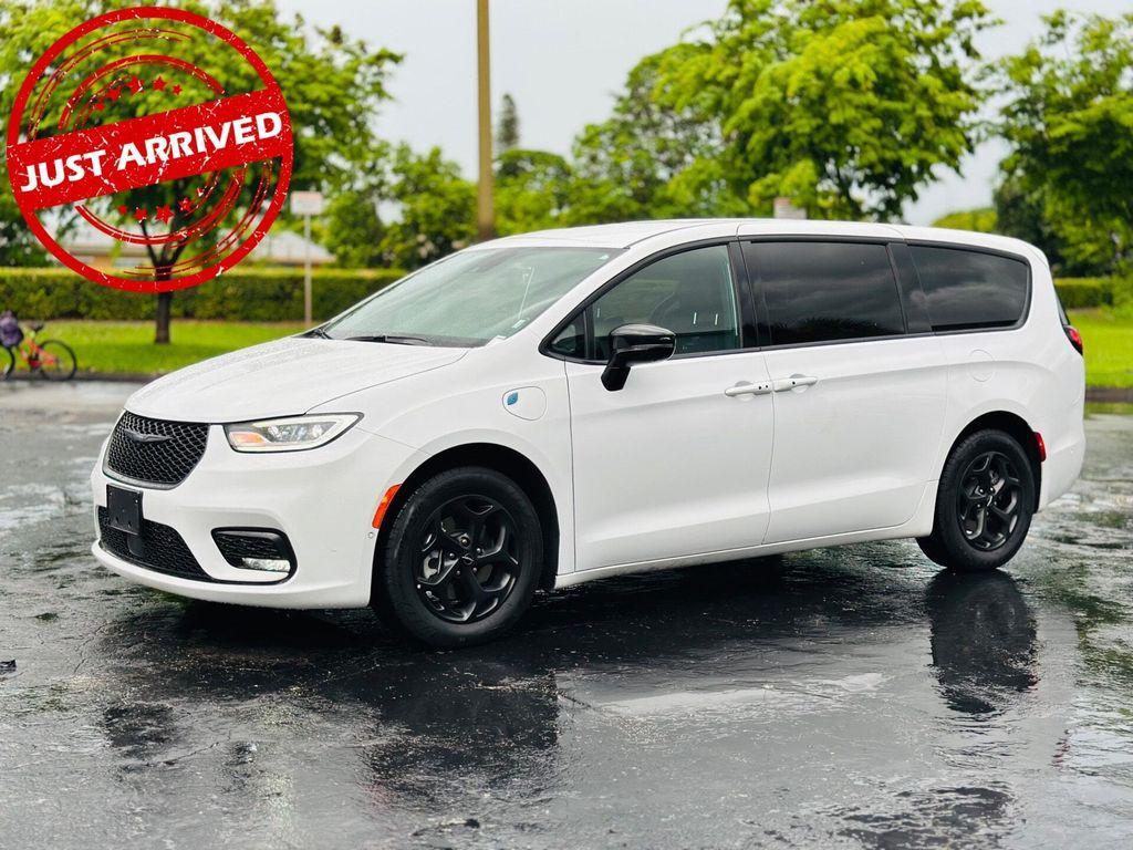 used 2024 Chrysler Pacifica Hybrid car, priced at $26,499