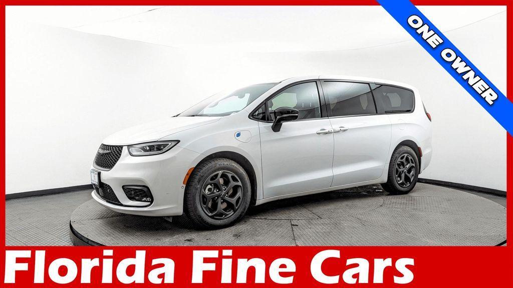 used 2024 Chrysler Pacifica Hybrid car, priced at $26,499