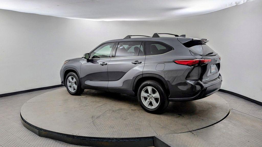used 2021 Toyota Highlander car, priced at $24,499