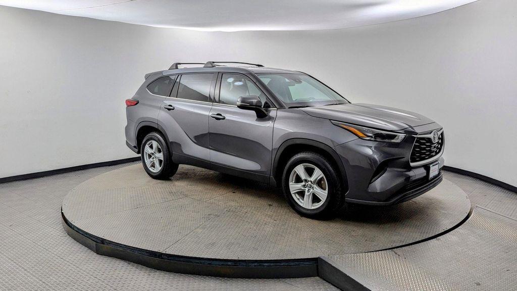 used 2021 Toyota Highlander car, priced at $24,499