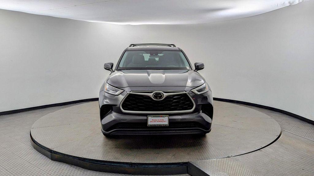 used 2021 Toyota Highlander car, priced at $24,499
