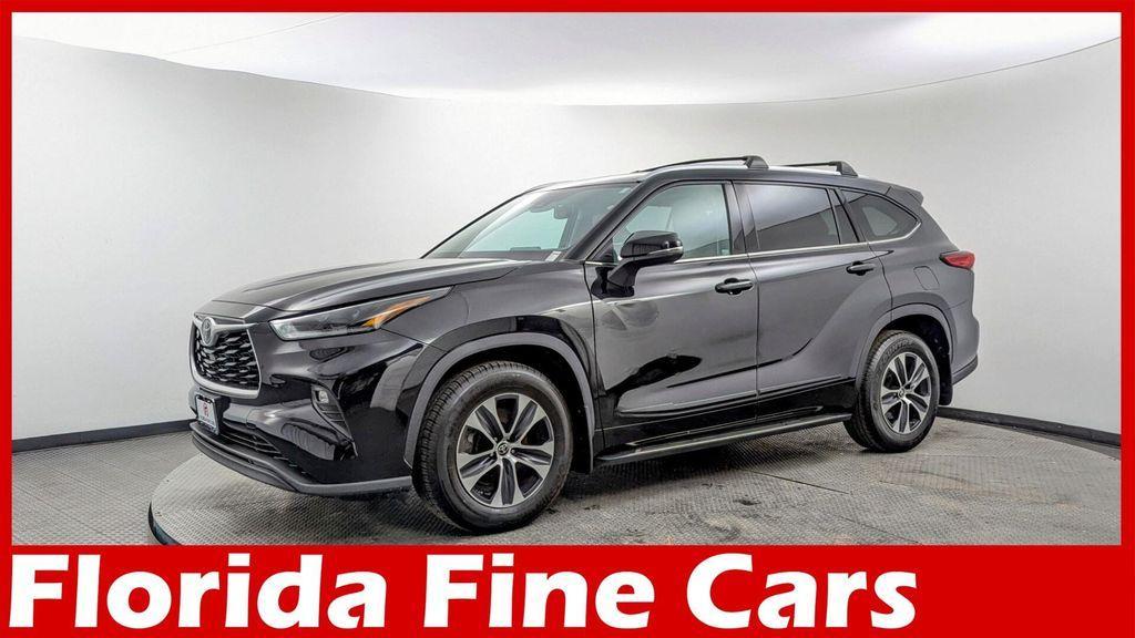 used 2021 Toyota Highlander car, priced at $25,999