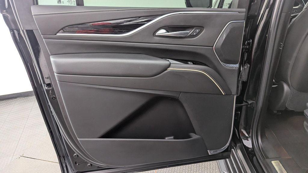 used 2021 Cadillac Escalade ESV car, priced at $50,997