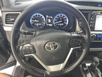 used 2019 Toyota Highlander car, priced at $24,999