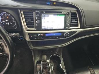 used 2019 Toyota Highlander car, priced at $24,999