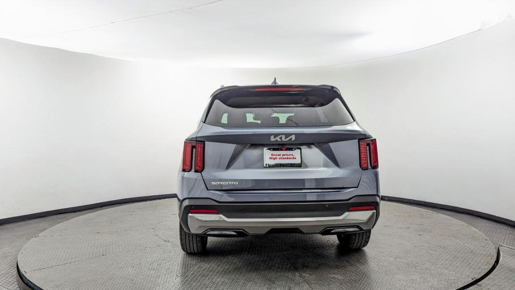 used 2024 Kia Sorento car, priced at $27,499