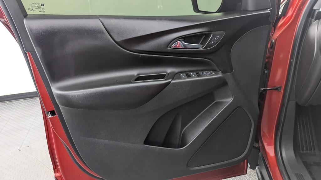 used 2022 Chevrolet Equinox car, priced at $13,699