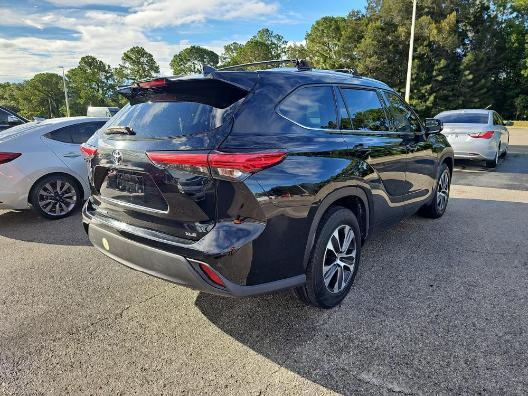 used 2021 Toyota Highlander car, priced at $29,699