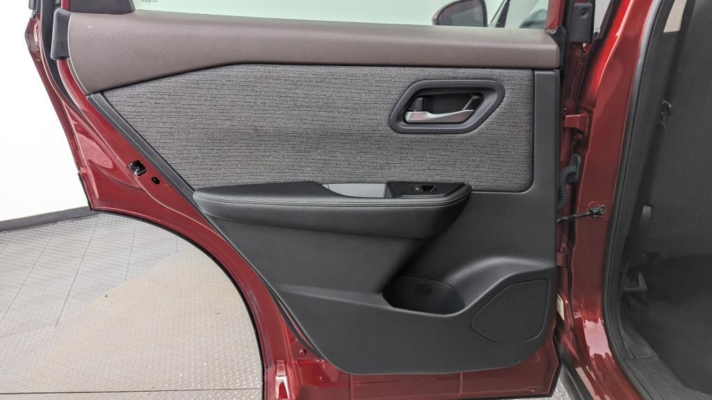 used 2023 Nissan Rogue car, priced at $15,997