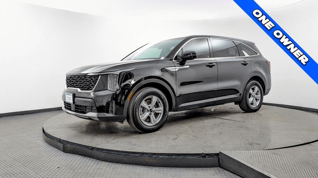 used 2025 Kia Sorento car, priced at $24,999
