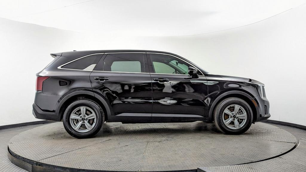 used 2025 Kia Sorento car, priced at $24,999
