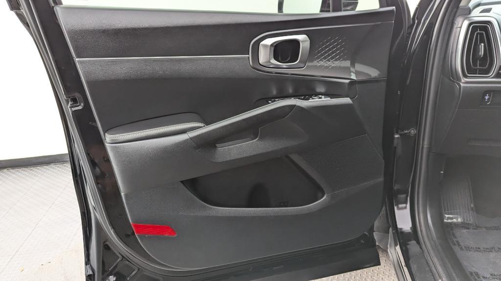 used 2025 Kia Sorento car, priced at $24,999