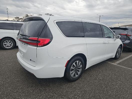 used 2022 Chrysler Pacifica Hybrid car, priced at $18,999