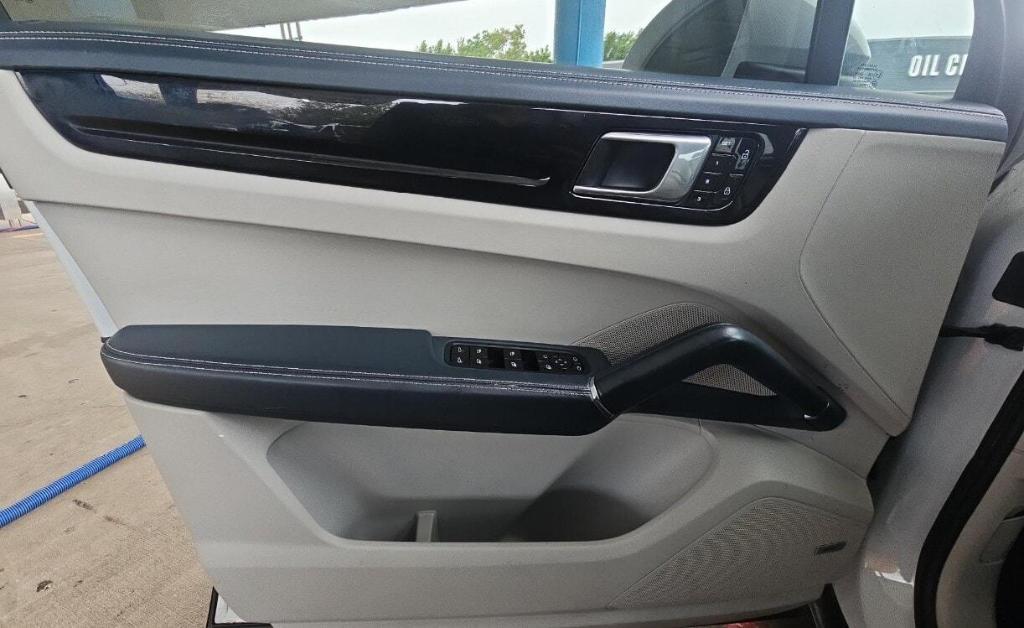 used 2021 Porsche Cayenne car, priced at $37,490