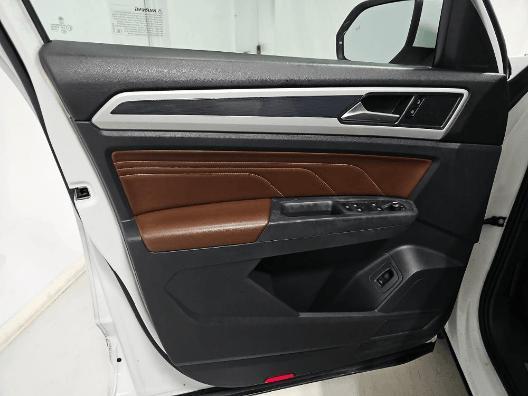 used 2021 Volkswagen Atlas car, priced at $18,999