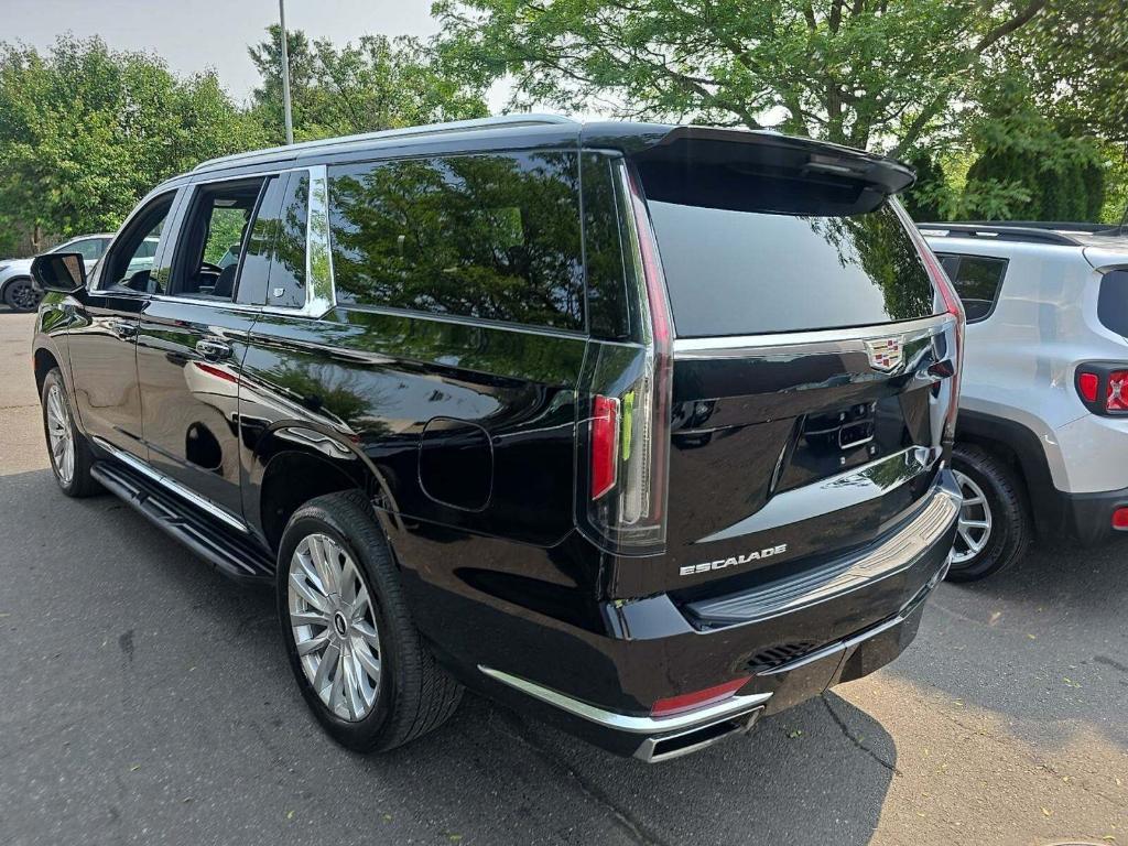used 2021 Cadillac Escalade ESV car, priced at $45,999