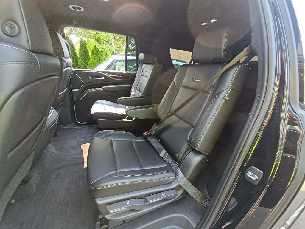used 2021 Cadillac Escalade ESV car, priced at $45,999