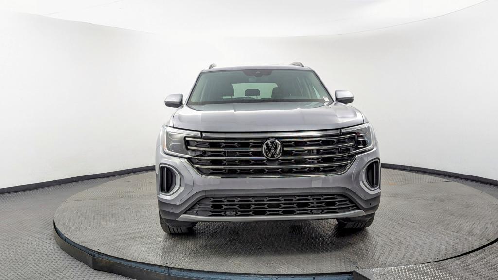 used 2025 Volkswagen Atlas car, priced at $33,299