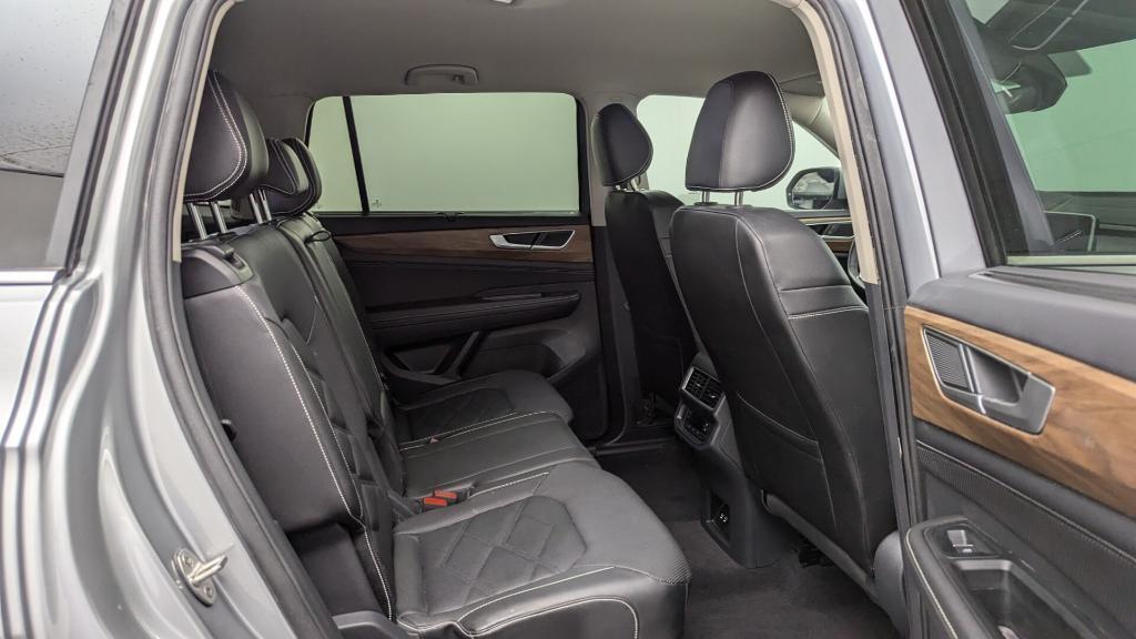 used 2025 Volkswagen Atlas car, priced at $33,299