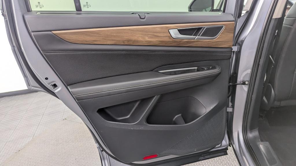 used 2025 Volkswagen Atlas car, priced at $33,299