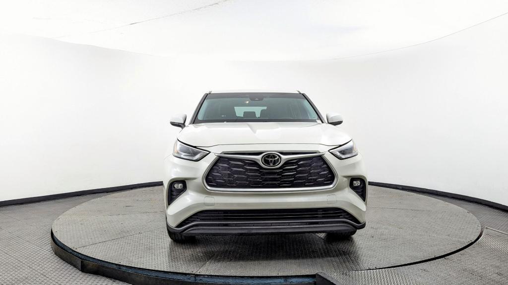 used 2021 Toyota Highlander car, priced at $18,699