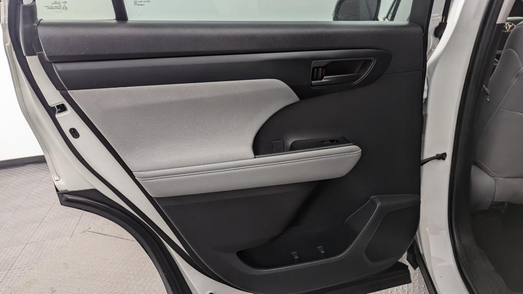 used 2021 Toyota Highlander car, priced at $18,699