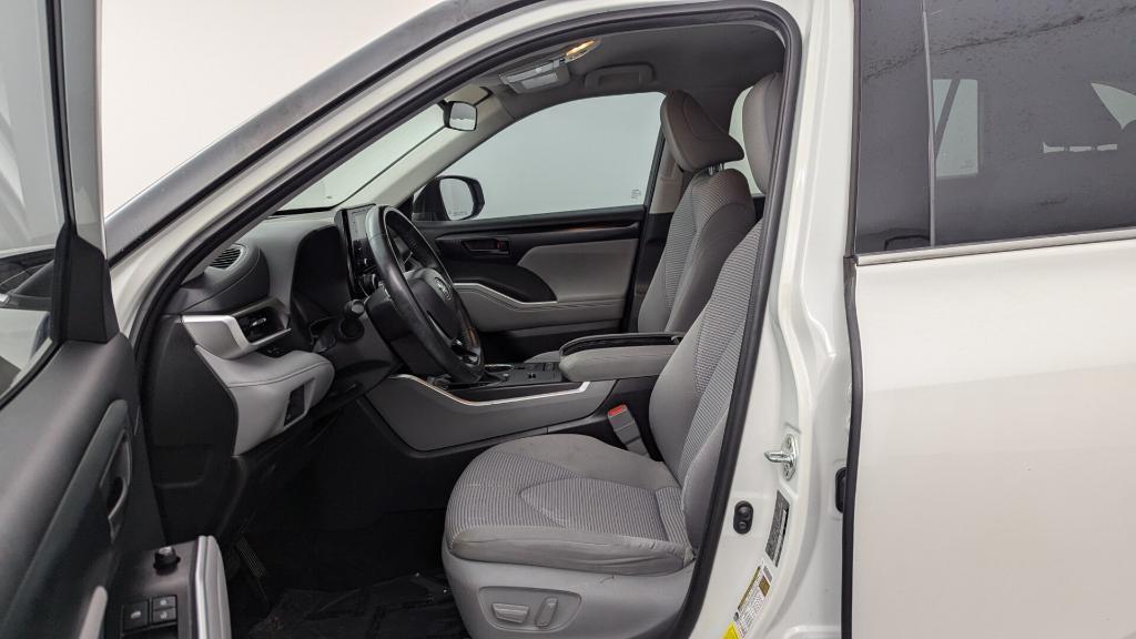 used 2021 Toyota Highlander car, priced at $18,699