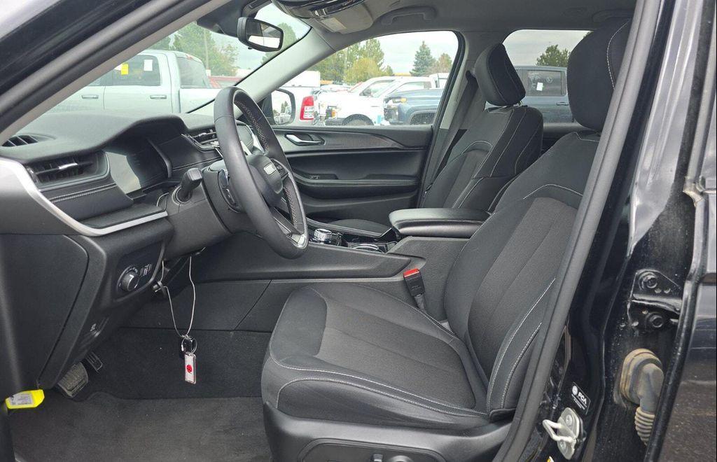 used 2023 Jeep Grand Cherokee car, priced at $22,999