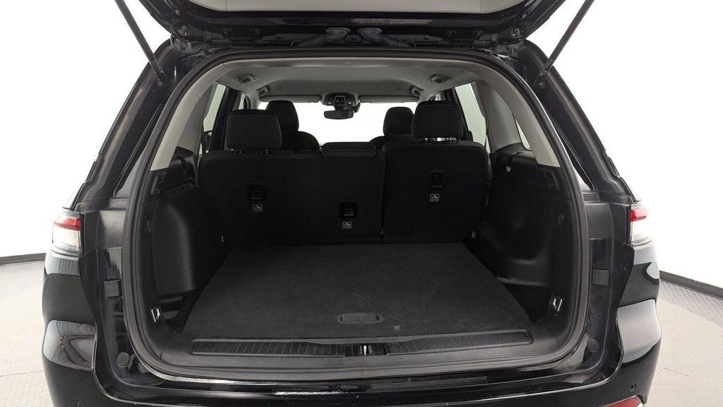 used 2023 Jeep Grand Cherokee car, priced at $22,499