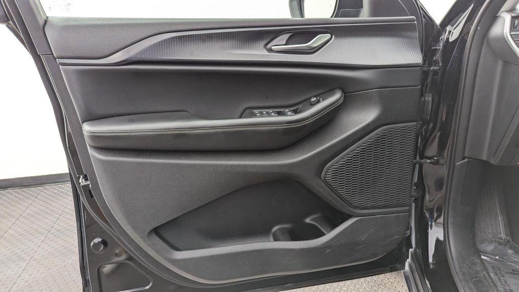 used 2023 Jeep Grand Cherokee car, priced at $22,499