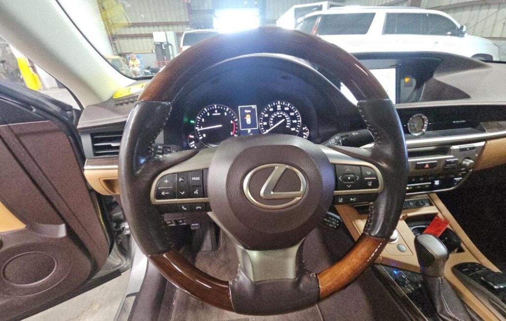 used 2017 Lexus ES 350 car, priced at $19,999