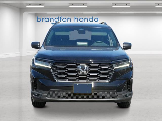 new 2025 Honda Pilot car, priced at $43,750