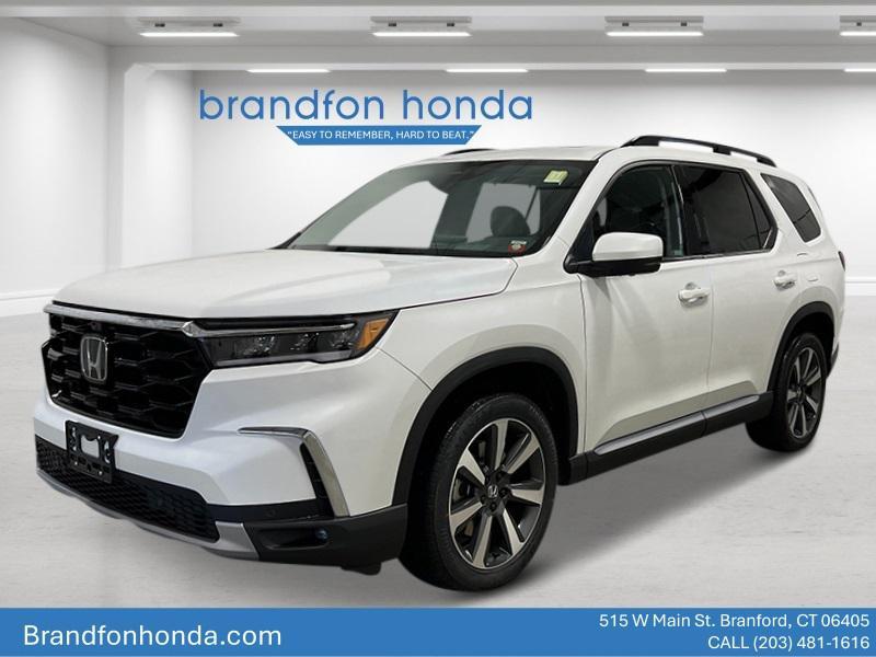 new 2025 Honda Pilot car, priced at $55,760