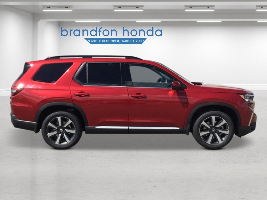 new 2025 Honda Pilot car, priced at $51,550