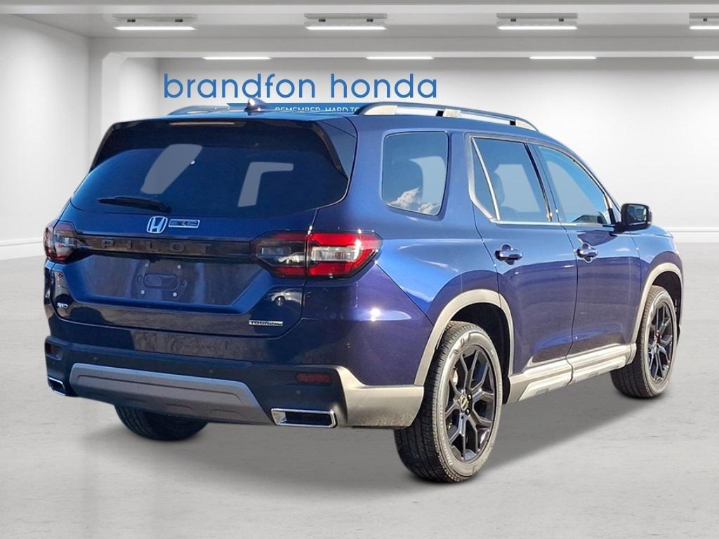 new 2025 Honda Pilot car, priced at $54,025