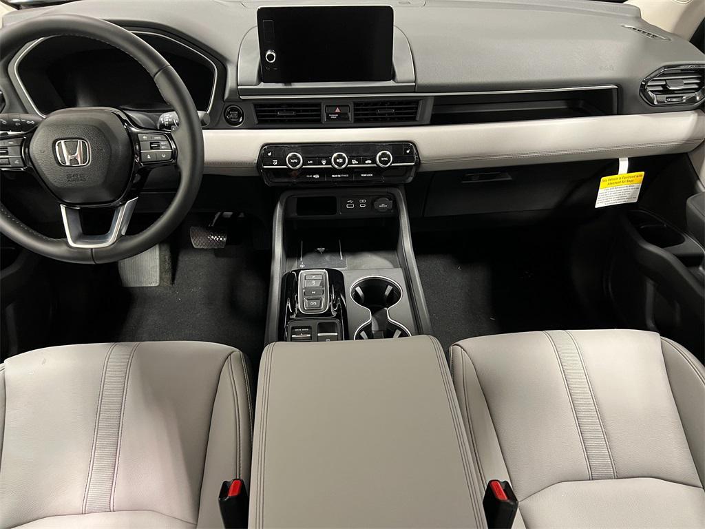 new 2025 Honda Pilot car, priced at $54,025