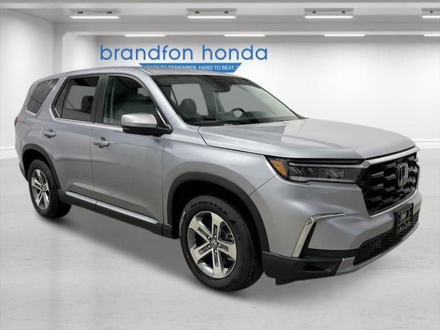 new 2025 Honda Pilot car, priced at $46,995