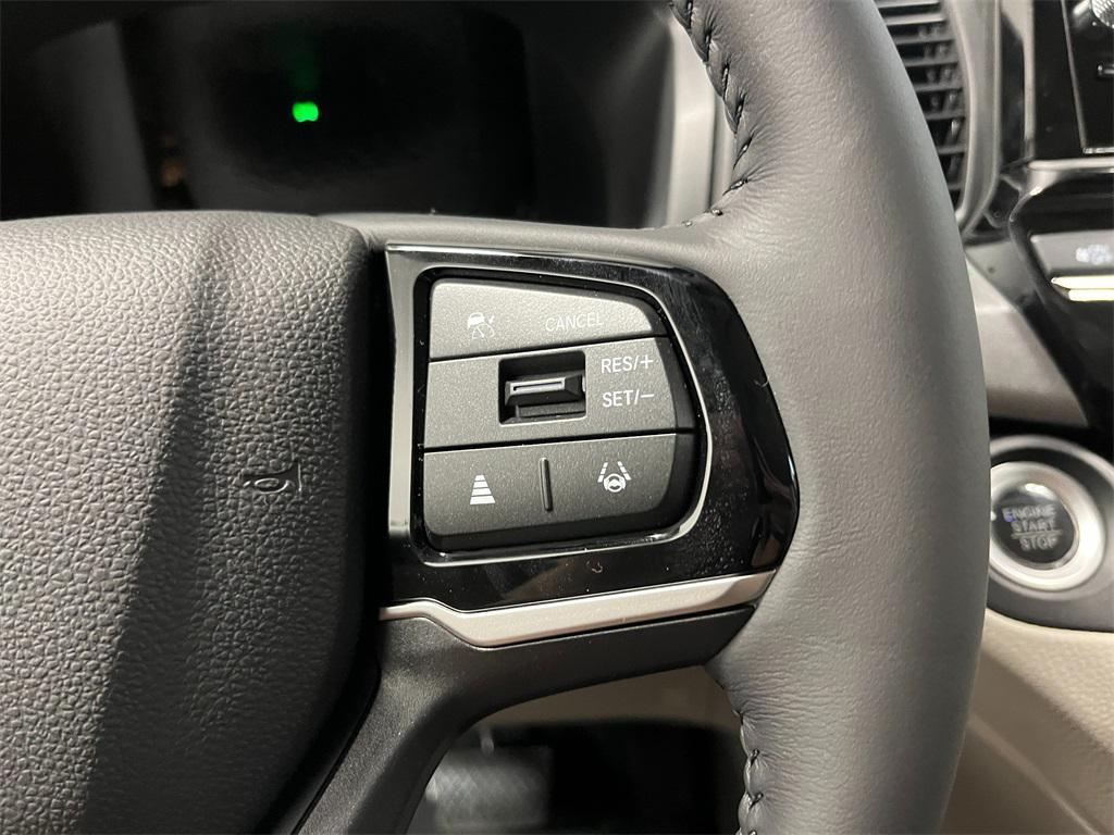 new 2026 Honda Odyssey car, priced at $44,290