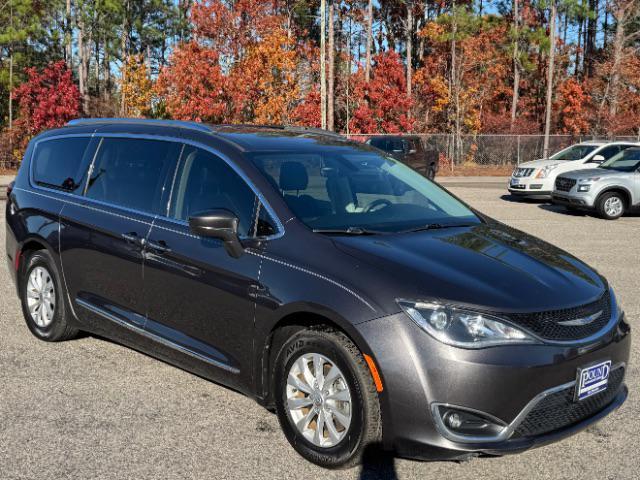 used 2018 Chrysler Pacifica car, priced at $15,995