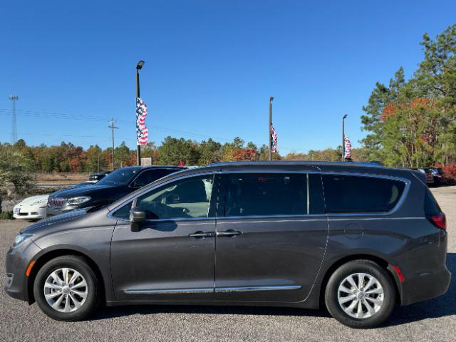 used 2018 Chrysler Pacifica car, priced at $15,995