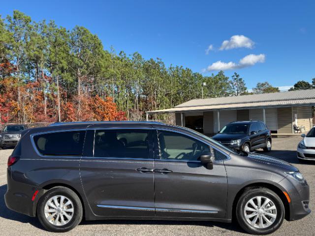 used 2018 Chrysler Pacifica car, priced at $15,995