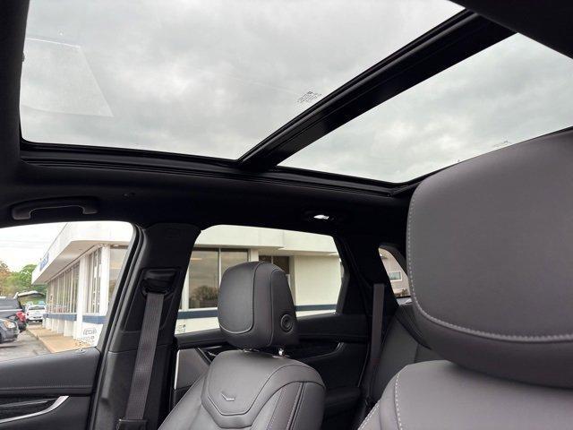 used 2021 Cadillac XT5 car, priced at $36,997