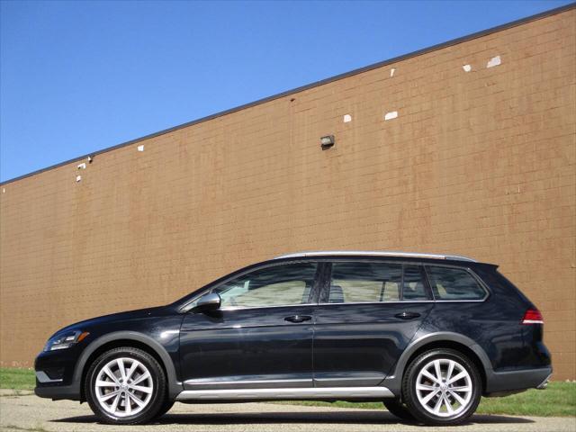 used 2019 Volkswagen Golf Alltrack car, priced at $21,974