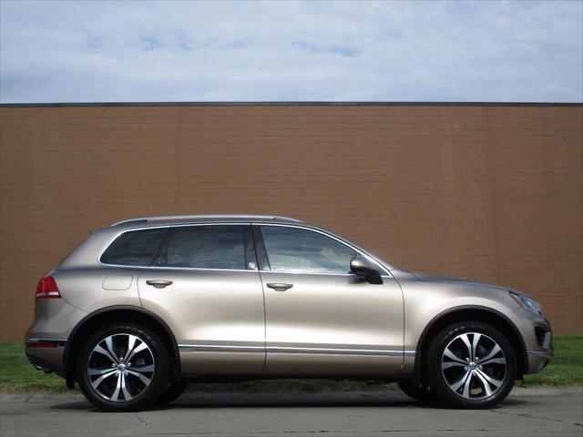 used 2017 Volkswagen Touareg car