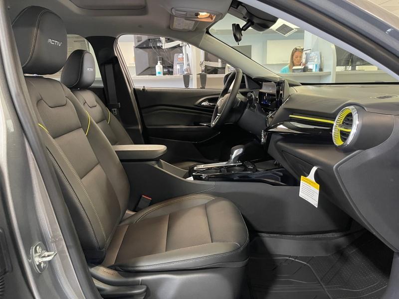 new 2025 Chevrolet Trax car, priced at $27,339